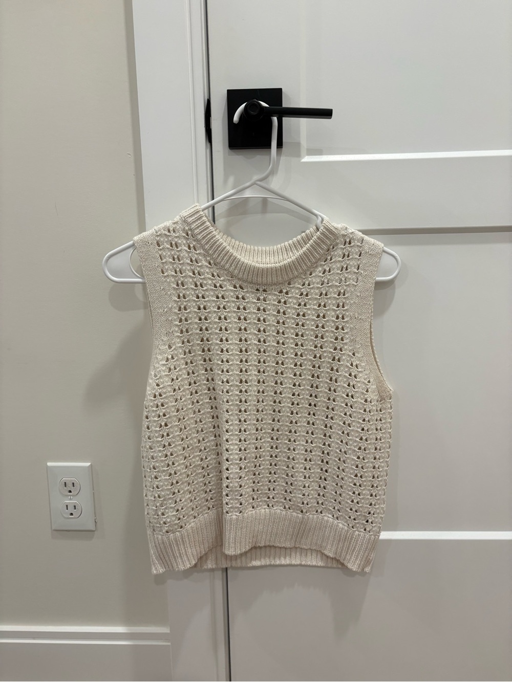Universal Thread Cream Open-Knit Sleeveless Sweater